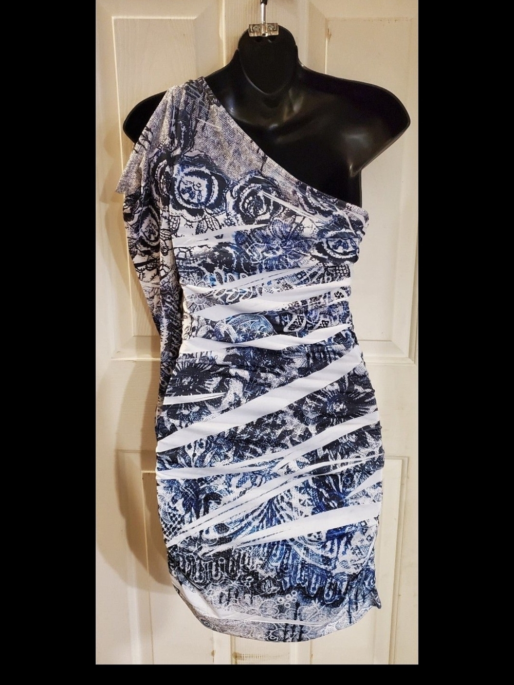 Cristinalove One-Shoulder Navy and White Abstract Bodycon Dress - Picture 8 of 9